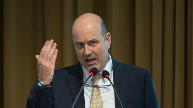 sturzenegger hizo lo que habia que hacer: subir tasas para frenar dolar