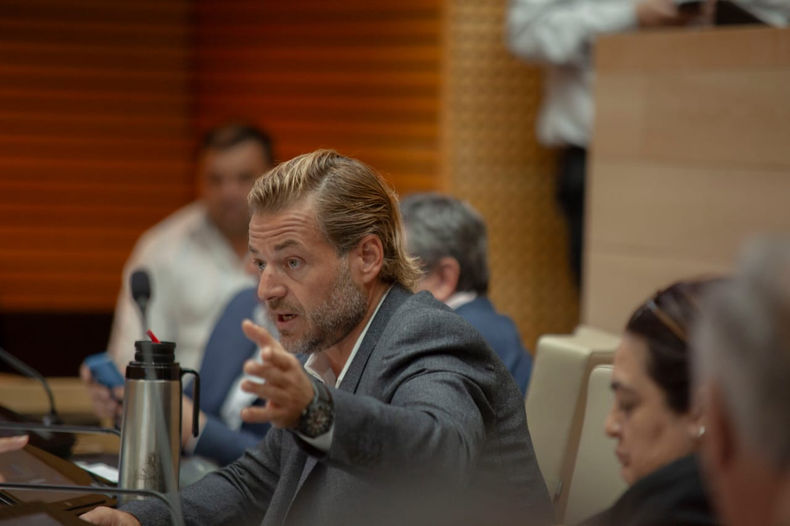 Bernardo Knipscheer, armador de Defendamos C&oacute;rdoba y legislador que responde a Natalia de la Sota