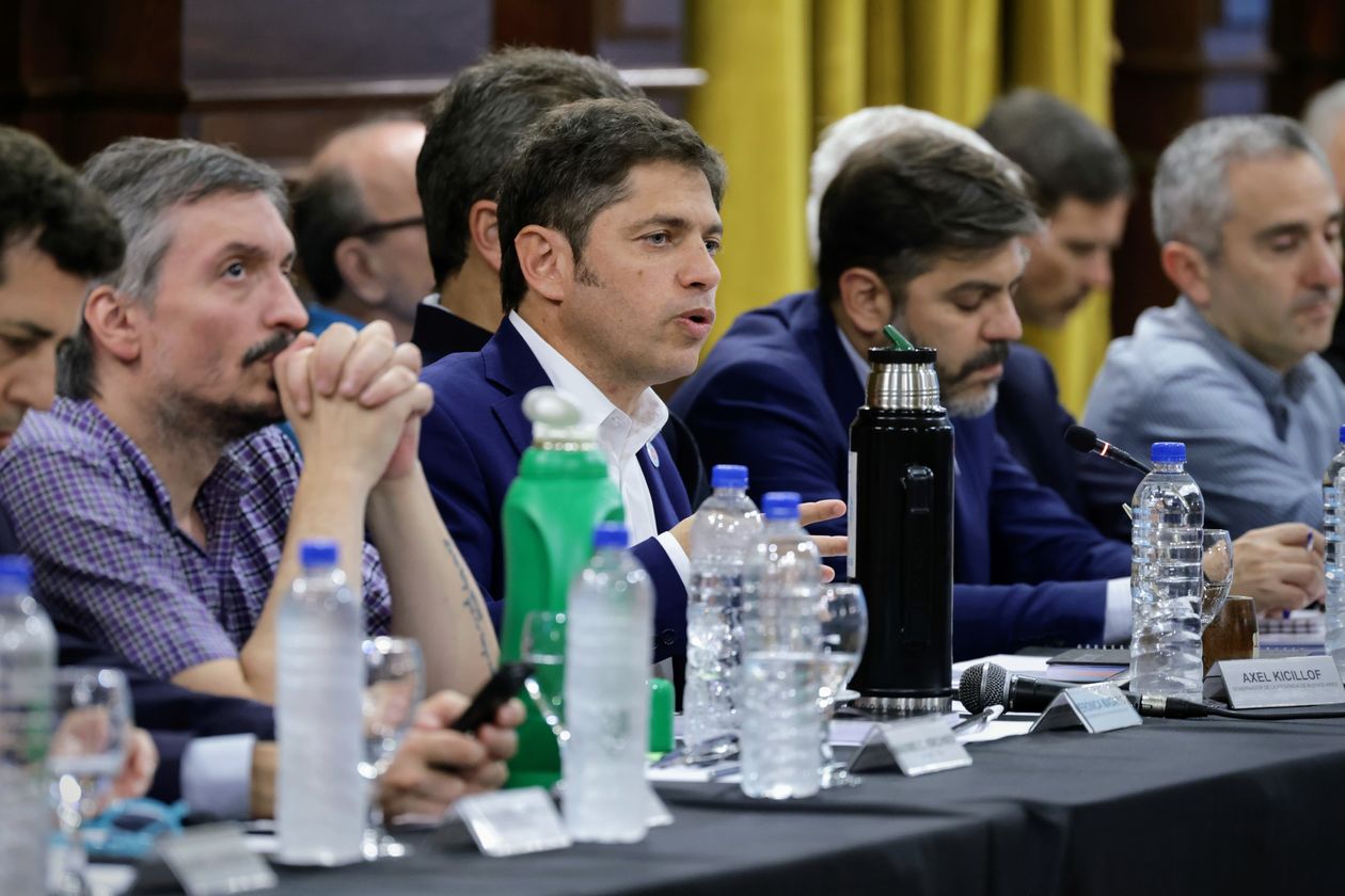 Javier Milei abroqueló al peronismo bonaerense en defensa de Axel Kicillof