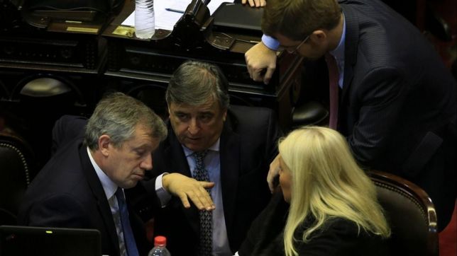 jaque mate para macri: terminara el ano sin las dos leyes que pidio