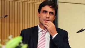 Con el eje en el dólar, Lacunza recibe a los economistas de Fernández