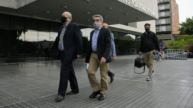 el senado se pone guantes de amianto para tratar el desafuero de traferri