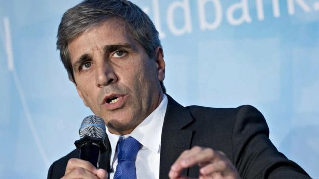 El ministro Toto Caputo prepara los anuncios