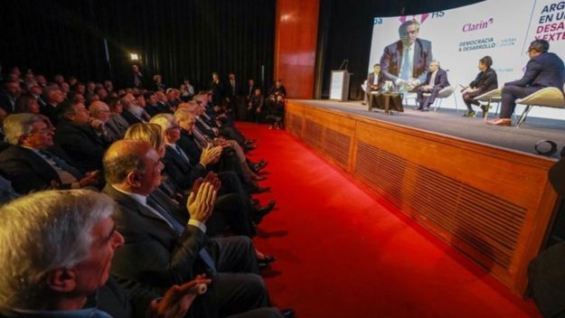 Con Magnetto al frente, los CEOs bajan el martillo: Alberto Presidente