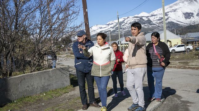 carreras busca ser candidata de unidad en bariloche, pero abre una salida de emergencia