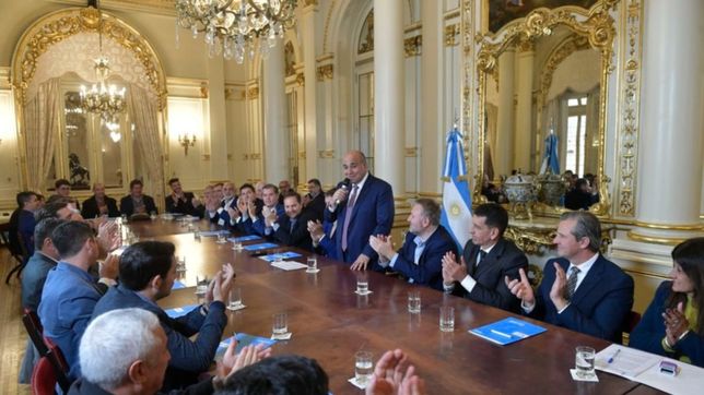 un mimo de manzur a intendentes pj del gran rosario