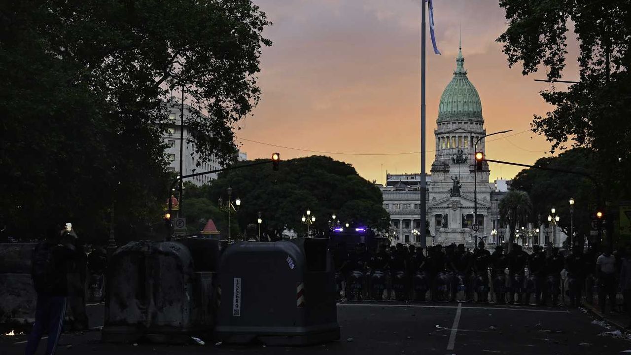 FMI: cepo a una Argentina disciplinada