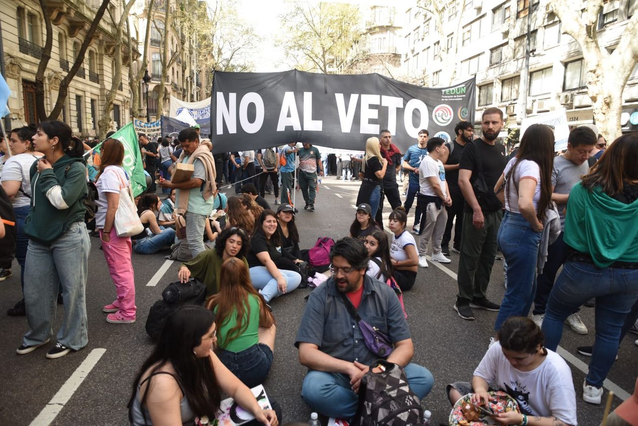 Marcha Universidades y Garrahan 14