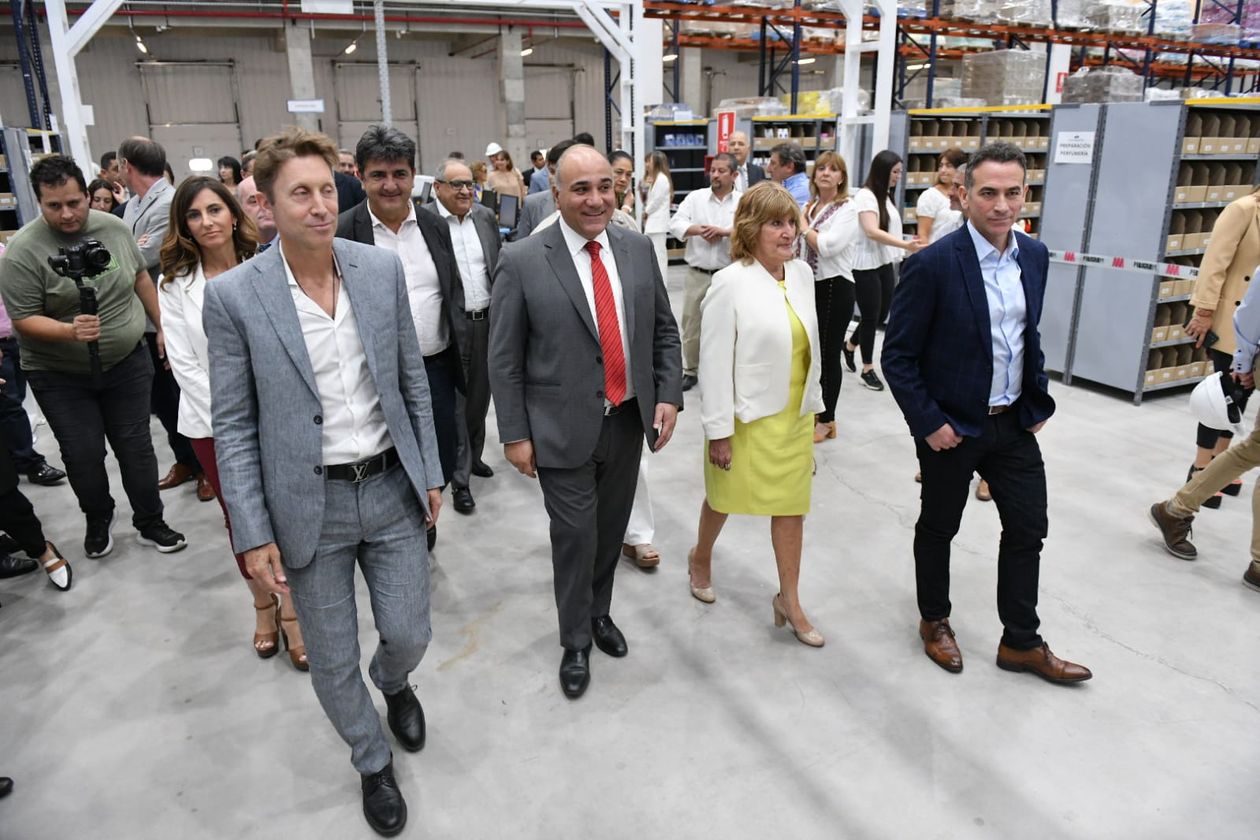 En noviembre de 2022, el entonces jefe de Gabinete de la Nación, Juan Manzur, inauguró el centro de distribución de la Suizo Argentina en Tucumán.&nbsp;