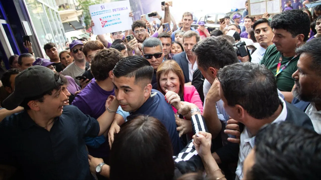Patricia Bullrich, de campaña como candidata de La Libertad Avanza.&nbsp;