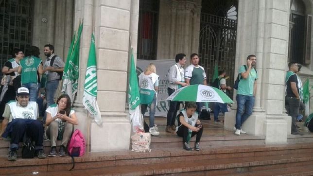 etchevehere despide a mas de 300 trabajadores del ministerio de agroindustria