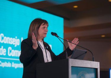 Una grieta a la derecha: con su contracoloquio, Milei busca vaciarle el auditorio a Bullrich