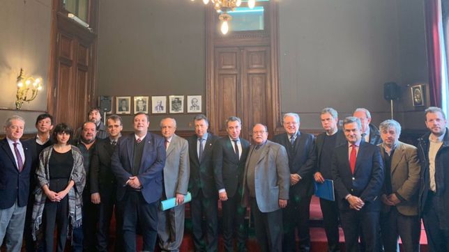 el debate sobre las reglas del debate: ¿candidatos con o sin machetes?