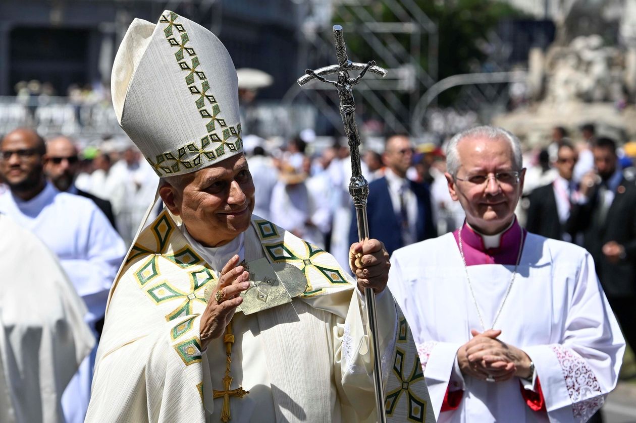 León XIV con la férula papal