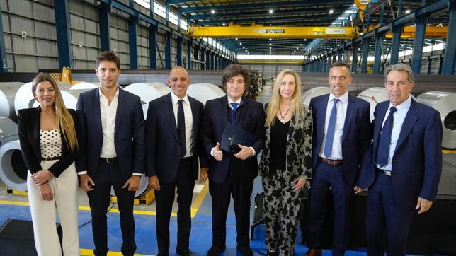 El presidente Javier Milei en la planta Sidersa.