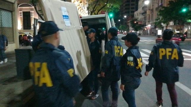 bonadio ordeno retirar cuadros y obras de arte de la casa de cristina bonadio ordeno retirar cuadros y obras de arte de la casa de cristina