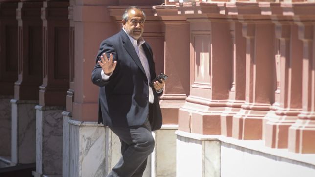 de apuro, el gobierno busca enmendar su error de calculo en las paritarias