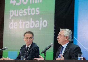 Los dólares van y el Gobierno ni va ni viene