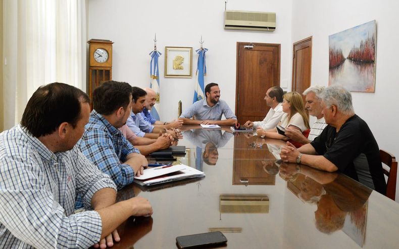 El intendente de la capital de La Pampa, Luciano di Nápoli, con la cúpula de la Lista Celeste: compartieron interés y son aliados con vaivenes.