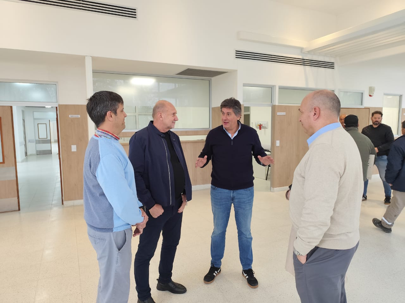 Omar Perotti en su visita a Funes.