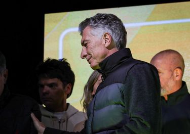 Mauricio Macri insiste con el próximo paso, pero la Argentina se polariza y licua las opciones de presunto centro.