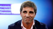 Toto Caputo deberá afrontar unos u$s165 millones en gastos por los préstamos garantizados para pagar la deuda del 2027