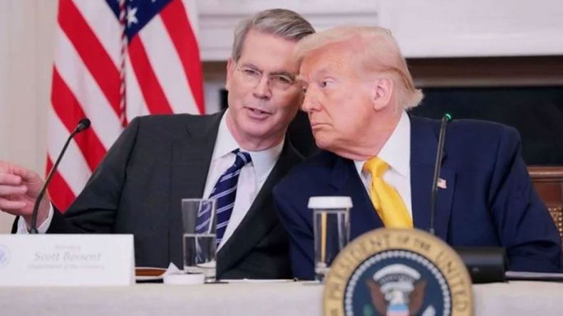 Scott Bessent y Donald Trump no logran contener al dólar y a los tenedores de deuda. 