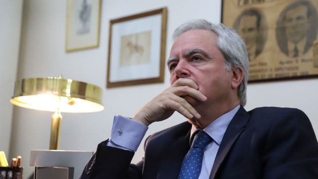 pinedo: ?el presidente se retiro del ejercicio de la presidencia?