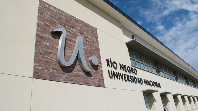 La Universidad Nacional de Río Negro, entidad clave en la Patagonia, declaró la emergencia económica y financiera.