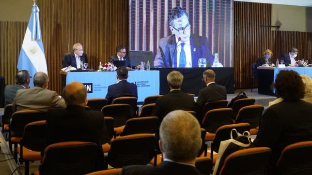 Letra P | Reunión del Consejo Interuniversitario Nacional