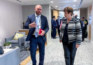 El acuerdo con el Fondo hace agua y complica más la situación de Guzmán