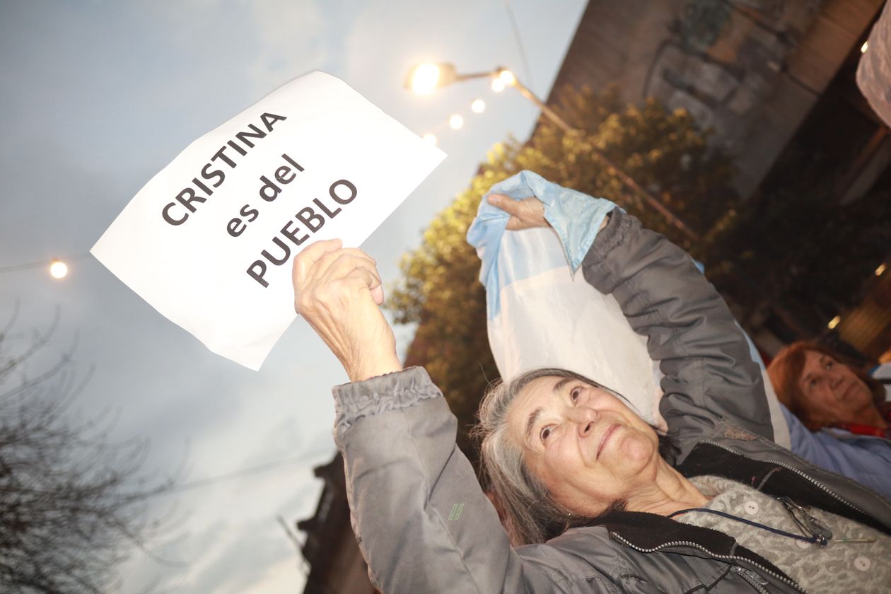 Apoyo a cristina 8 y 50.JPG