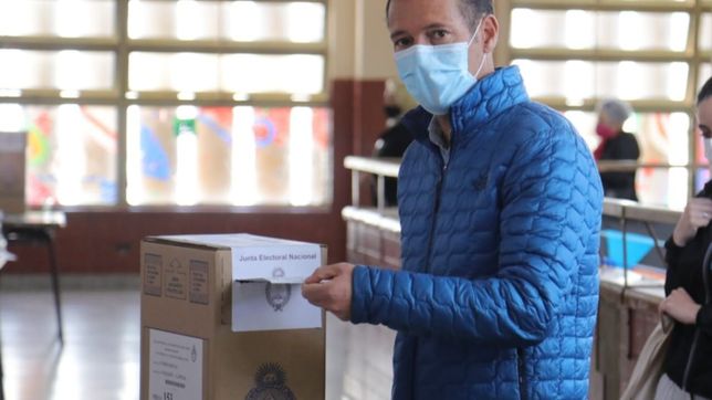 voto gutierrez en neuquen y llamo a cuidar la democracia