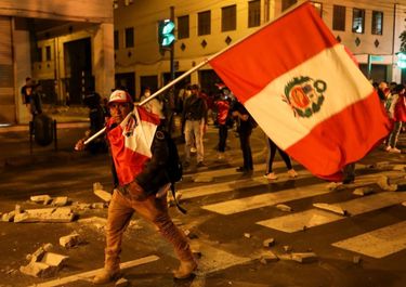 Perú: Boluarte apela a una vieja receta para salir de una crisis sin fin
