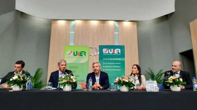 entre rios: el circulo rojo presiona al pj para que apoye el regimen de inversiones de milei y frigerio