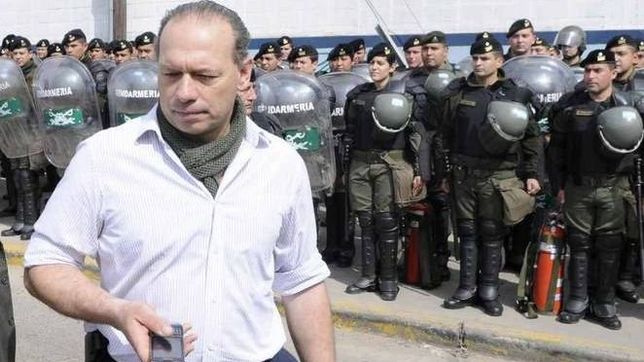 el gobierno quiere que sea el estado el que diga quien puede entrar y quien no a las canchas