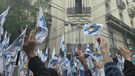 La Cámpora movilizó a la casa de Cristina Kirchner en el Día de la Lealtad Peronista y clamó por una candidatura de la exmandataria