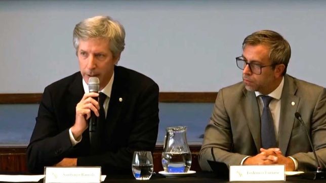 Santiago Bausili y Federico Furiase explican los cambios en las bandas del dólar