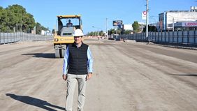 Mariano Gaido, intendente de Neuquén, este miércoles, en la obra de la Gran Avenida: gestión y construcción política.