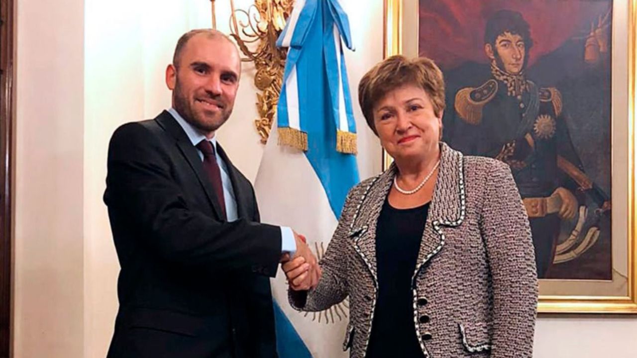 Minitriunfo de Guzmán: Argentina recibirá U$S1.300 M de un fideicomiso del FMI