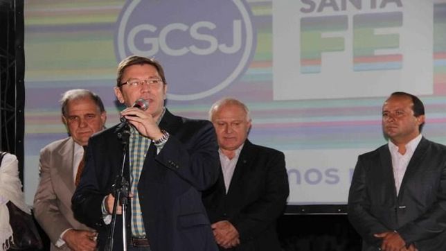 radicales de santa fe desafian a cornejo y se aferran al socialismo