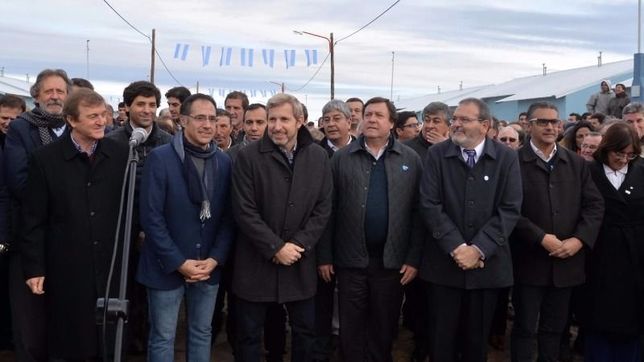 polemica y cruces tras la reunion de frigerio con intendentes del pj