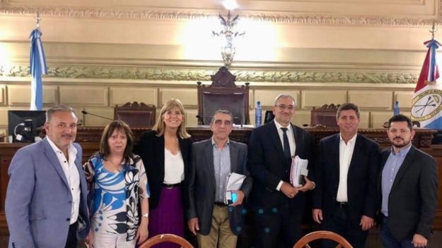 Perotti dio un paso pero volverá a chocar contra el poder de Lifschitz