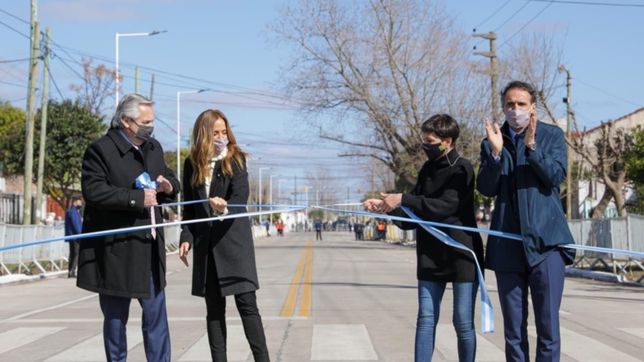 fernandez inauguro en simultaneo 100 obras en todo el pais