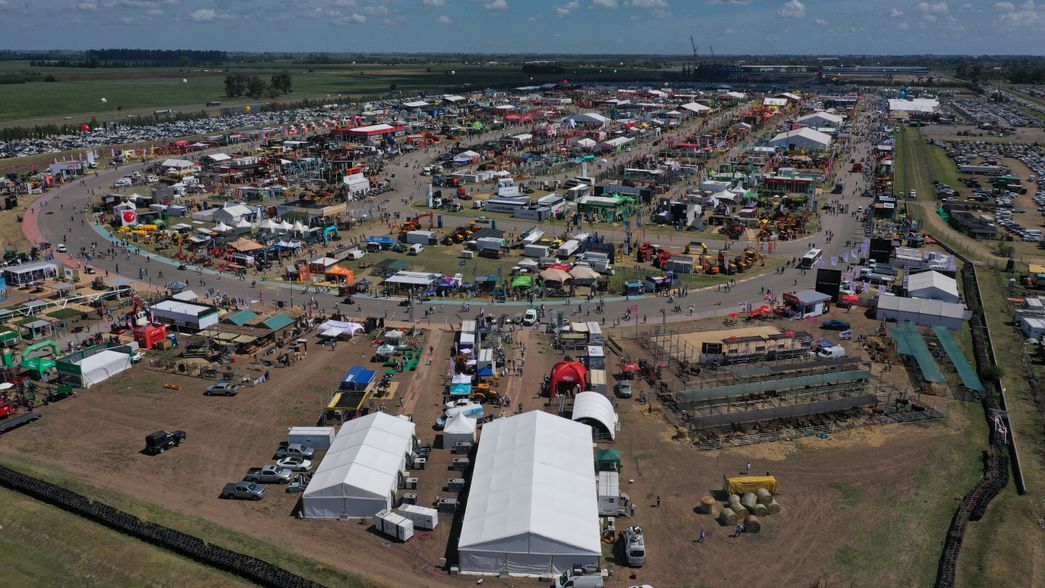 Casi sin retenciones, el campo festeja en Expoagro y fluyen los negocios
