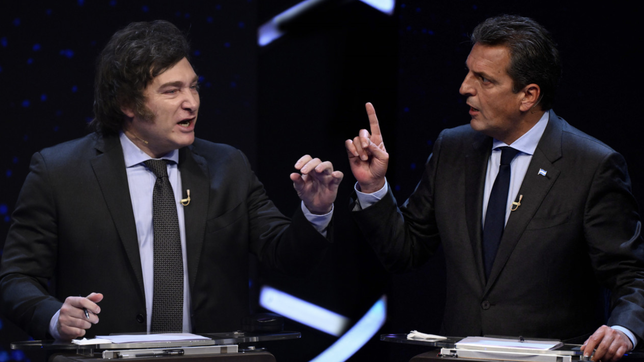 Javier Milei y Sergio Massa en el debate presidencial 2023.