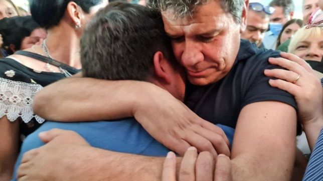 manes, con destino mdq, lejos del cliche y cerca de intendentes