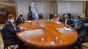 Cosecharás tus gestos: apoyo empresario a Guzmán en la paritaria con el Fondo