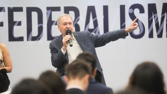 Juan Schiaretti, un federal que quiere hacer pie en el AMBA.