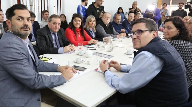 A cuarto intermedio. La paritaria entre el Gobierno de Maximiliano Pullaro y los gremios docentes, sin acuerdo.  